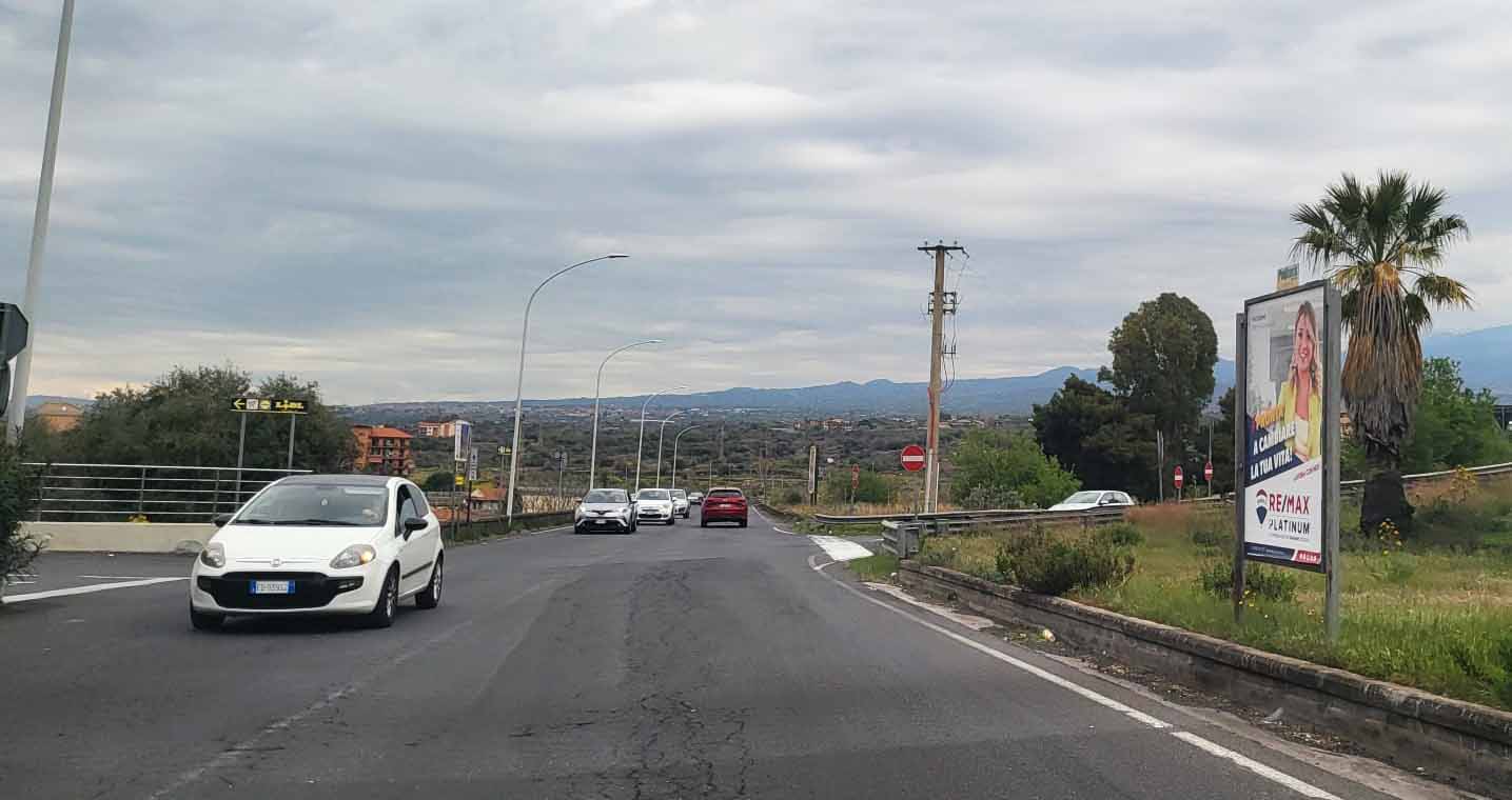 Stendardo Corso Italia fronte Lidl fronte ingresso – Paternò