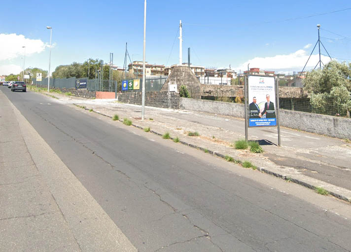 Stendardo Pubblicitario Via Duca degli Abruzzi direzione San Giovanni la Punta - San Giovanni la Punta