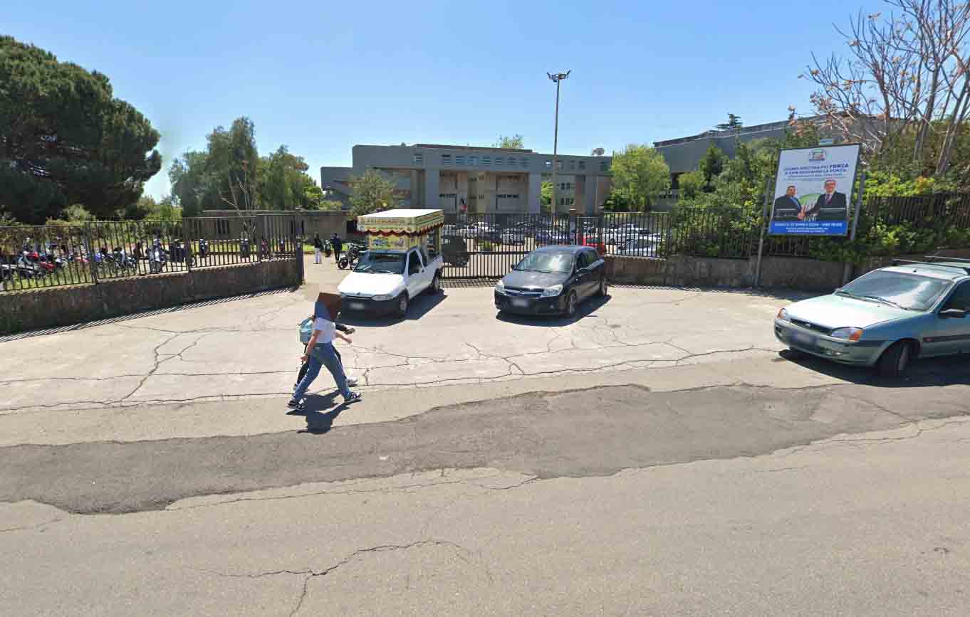 Stendardo Pubblicitario Via Motta Ingresso Polivalente - San Giovanni la Punta